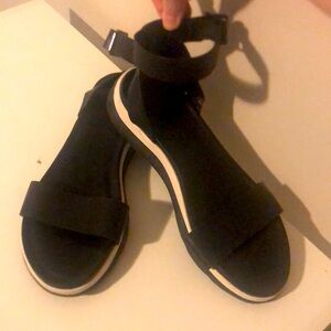 Bundle Alert💎 2 for $15: 
Platform ankle strap sandals